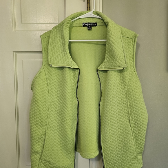 Onque Casuals Light Green Quilted Women's Vest - Picture 2 of 6